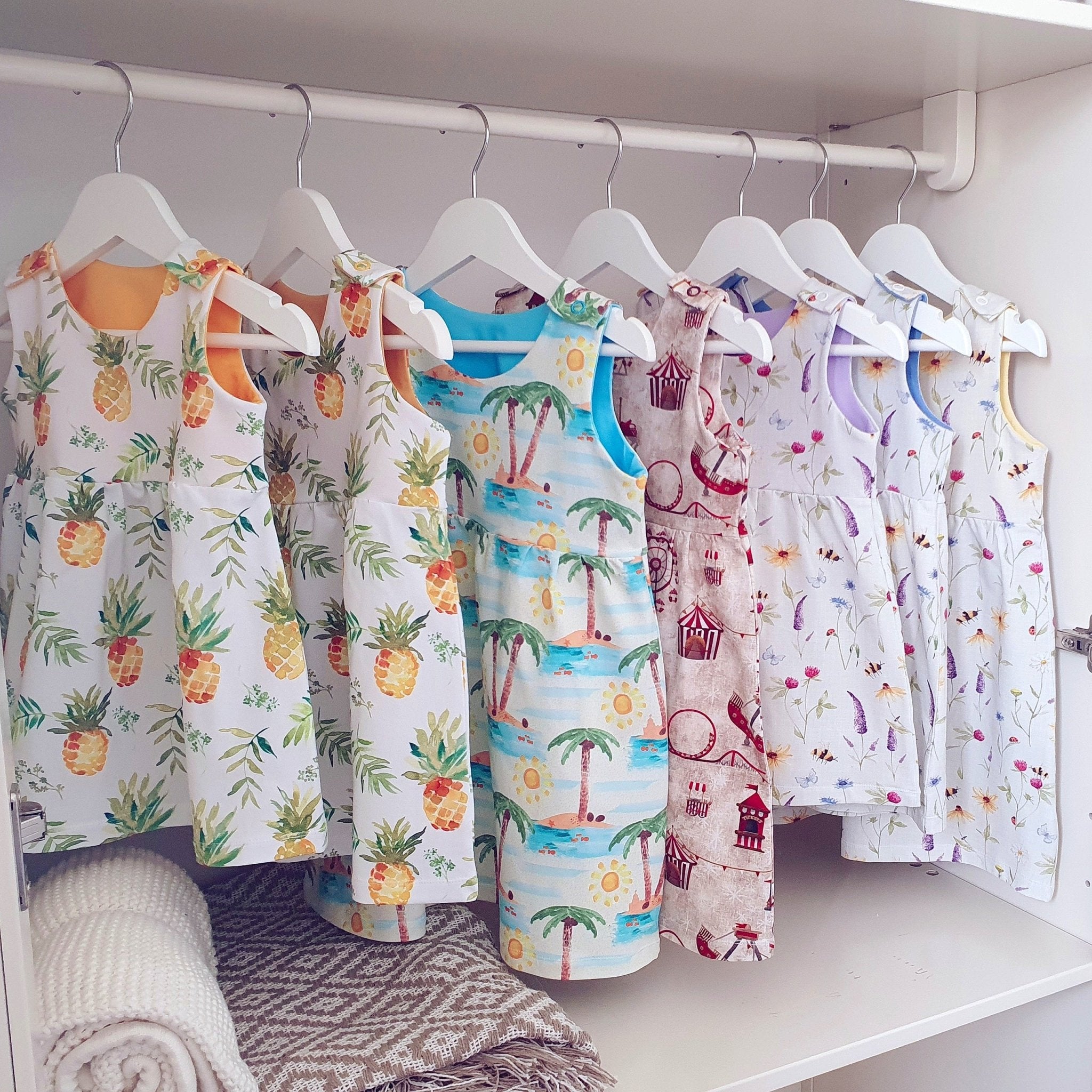 Pinafore Dresses: Are they out of fashion 2024? Pinafore Dresses: Are they out of fashion 2024?