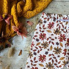 Load image into Gallery viewer, Golden Meadow Slim Leg Leggings