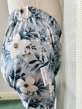 Load image into Gallery viewer, Winter Blooms Elastic Harem Pants