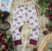 Load image into Gallery viewer, Woodland Noel Slim Leg Leggings