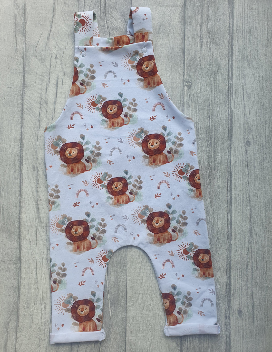 Leo the Lion Dungarees RTP